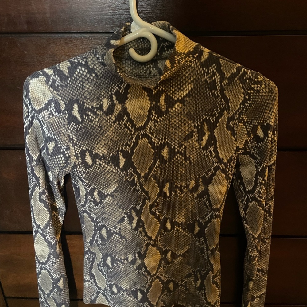 No Boundaries Gray Snake Print Top